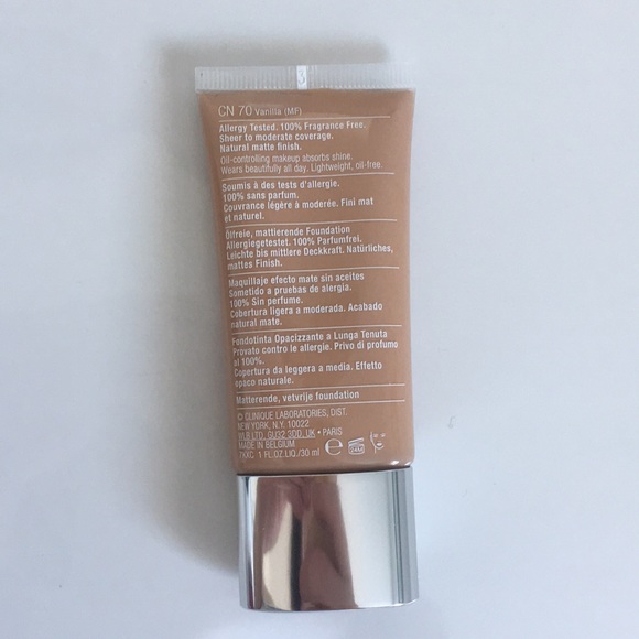 Clinique Stay Matte Foundation - CN 70 Vanilla - Picture 4 of 4